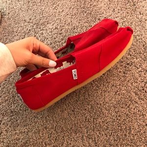 NEVER WORN RED CANVAS WOMEN'S CLASSICS TOMS